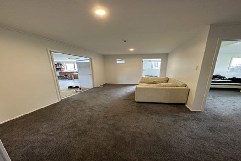 Photo of property in 31 White Heron Drive, Massey, Auckland, 0614