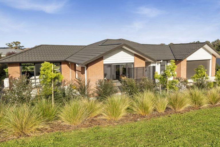 Photo of property in 4 Laly Haddon Place, Matakana, Warkworth, 0985