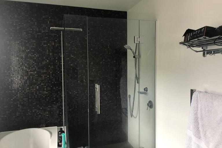 Photo of property in 1 Cherry Grove, Strathmore Park, Wellington, 6022