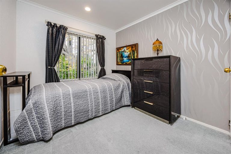 Photo of property in Tuscany Towers, 12/1 Ambrico Place, New Lynn, Auckland, 0600
