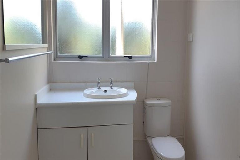 Photo of property in 1 Phillipa Place, Browns Bay, Auckland, 0630