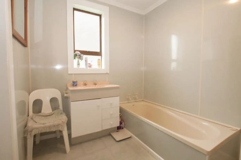 Photo of property in 3 Raymond Street, Bluff, 9814