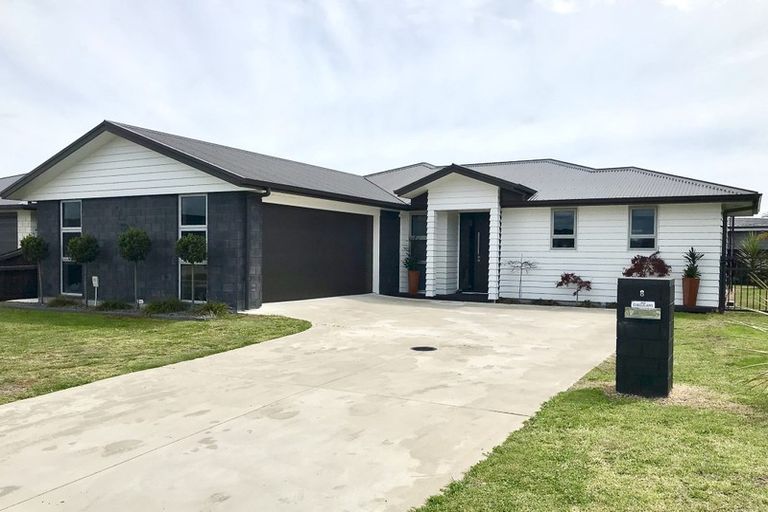 Photo of property in 8 Batty Street, Papamoa Beach, Papamoa, 3118