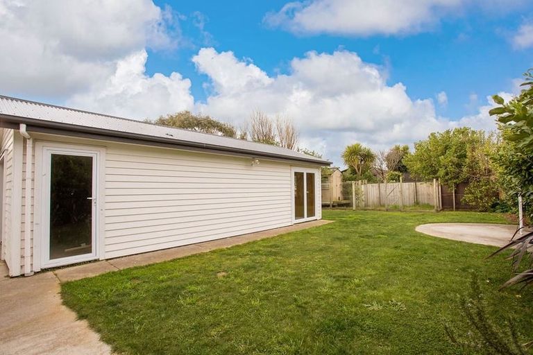 Photo of property in 389 Estuary Road, South New Brighton, Christchurch, 8062