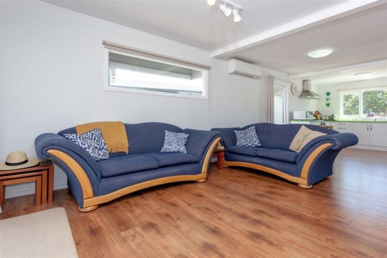 Photo of property in 17 Pipi Dune, Whitianga, 3510