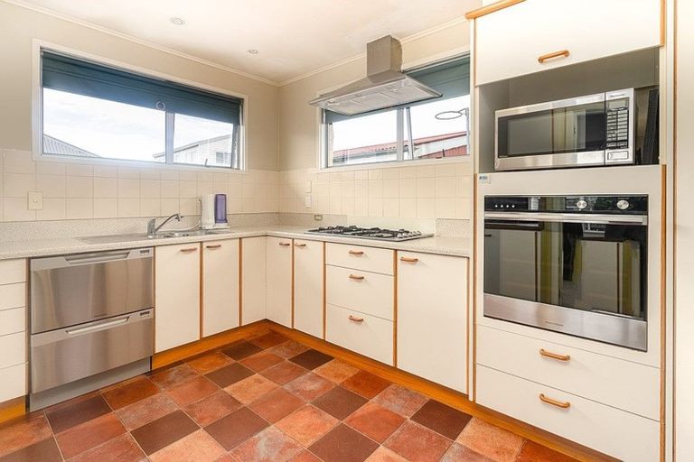 Photo of property in 19 Woodstock Place, Russley, Christchurch, 8042