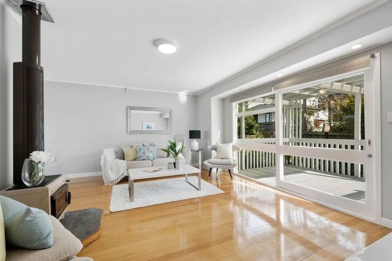 Photo of property in 20a Corunna Road, Milford, Auckland, 0620