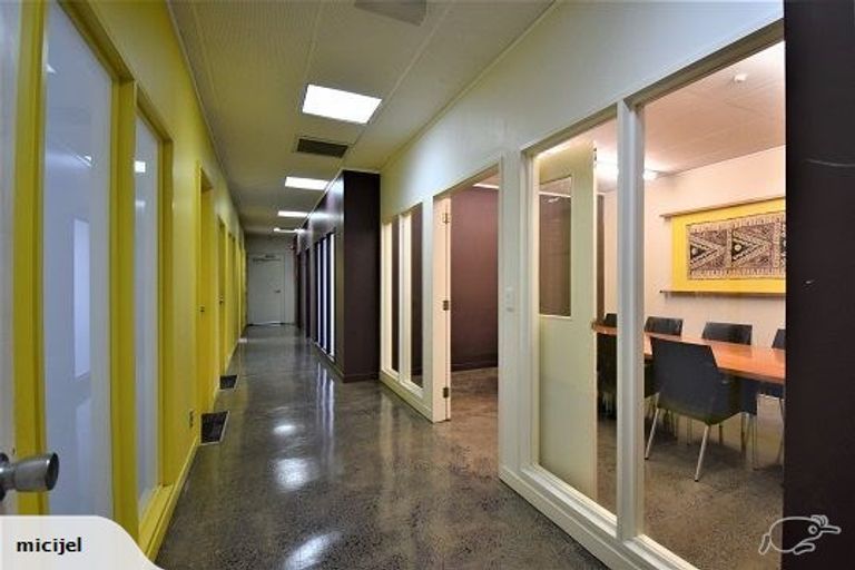 Photo of property in 350a Great South Road, Opaheke, Papakura, 2113