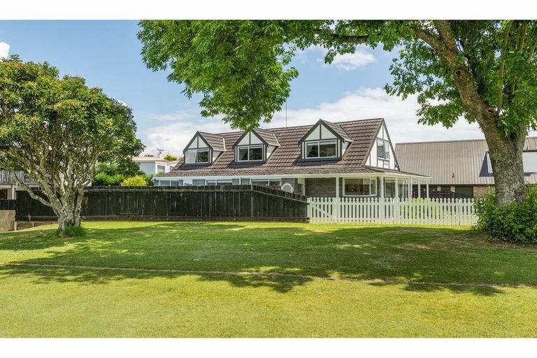 Photo of property in 90 Sherwood Street, Bellevue, Tauranga, 3110