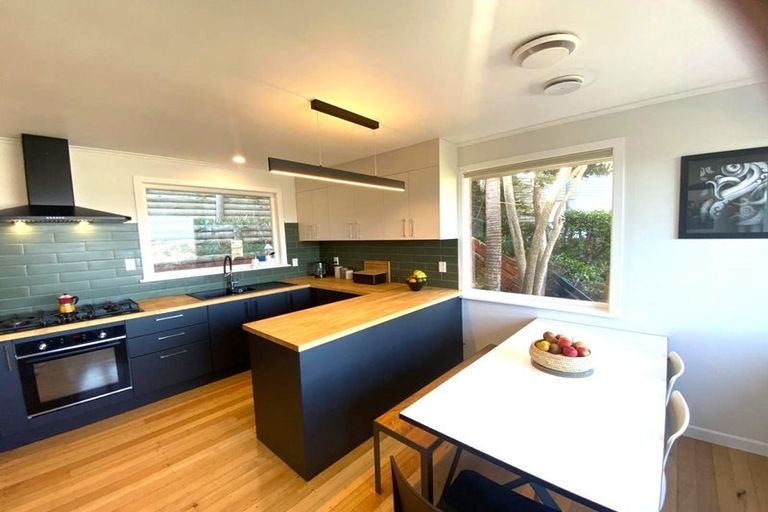 Photo of property in 129 Maupuia Road, Maupuia, Wellington, 6022