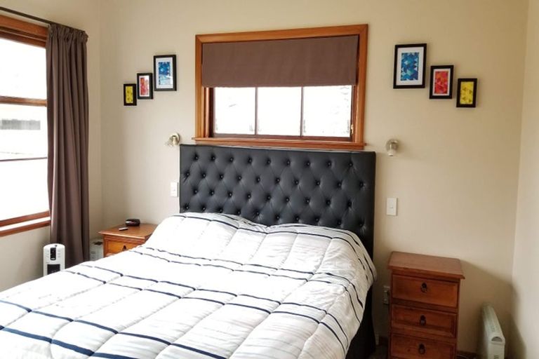 Photo of property in 29 Horokiwi Road West, Newlands, Wellington, 6037