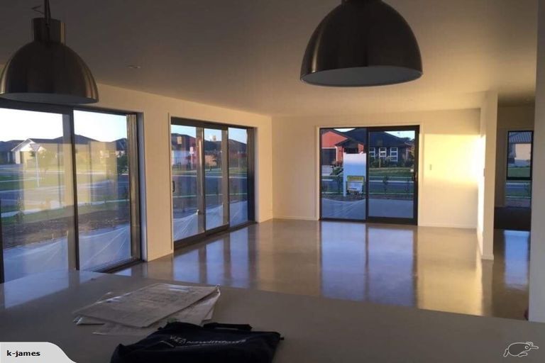 Photo of property in 1 Clifford Close, Leamington, Cambridge, 3432