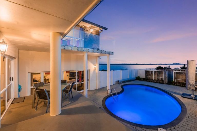 Photo of property in 43 St Annes Crescent, Wattle Downs, Auckland, 2103