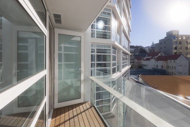Photo of property in Pinnacle Apartments, E505/160 Victoria Street, Te Aro, Wellington, 6011
