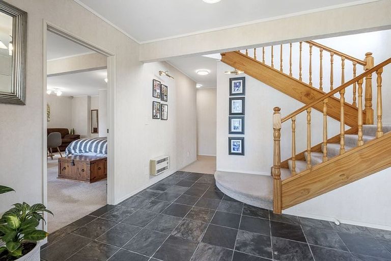 Photo of property in 4 Shakespear Road, Army Bay, Whangaparaoa, 0930