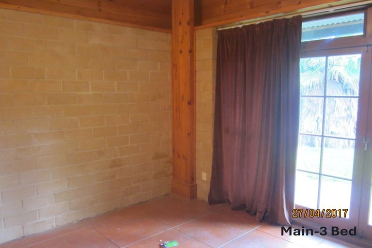 Photo of property in 1812 Kaipara Coast Highway, Kaukapakapa, 0984