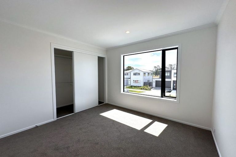 Photo of property in 19 Oyster Drive, Whenuapai, Auckland, 0618