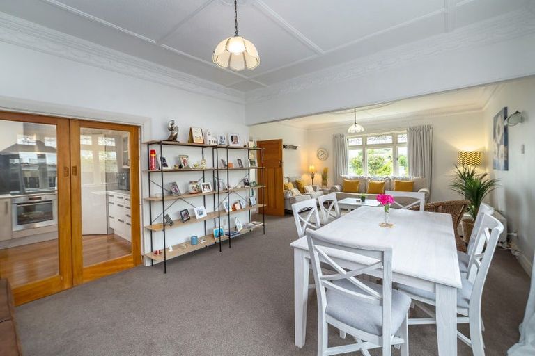 Photo of property in 45 Cambridge Terrace, Masterton, 5810