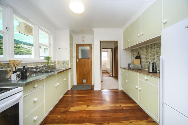 Photo of property in 7 Ruha Street, West End, Palmerston North, 4412