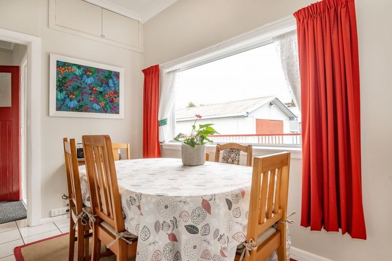 Photo of property in 215 Mayfair Avenue, Mayfair, Hastings, 4122