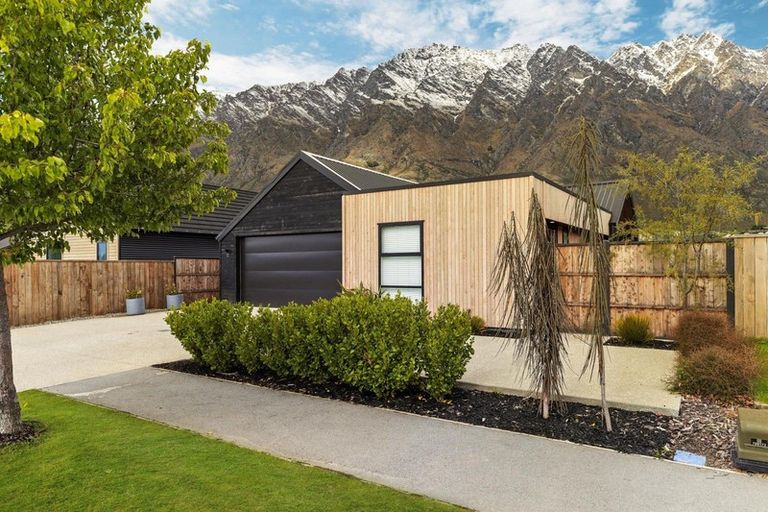 Photo of property in 12 Maize Street, Jacks Point, Queenstown, 9371