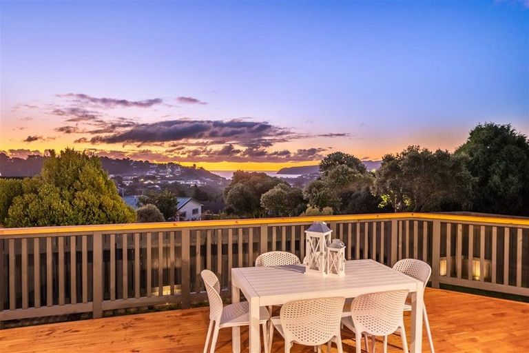 Photo of property in 86 Mercury Way, Whitby, Porirua, 5024