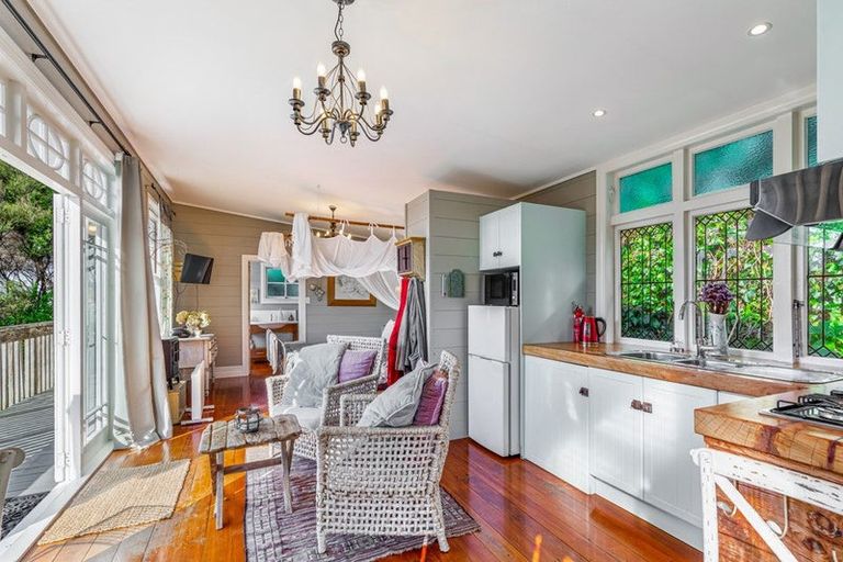 Photo of property in 70 Mahana Road, Waimauku, 0881