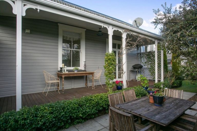 Photo of property in 53 Williams Street, Cambridge, 3434