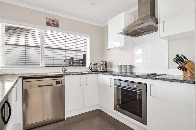 Photo of property in 32 Keepers Drive, Gulf Harbour, Whangaparaoa, 0930