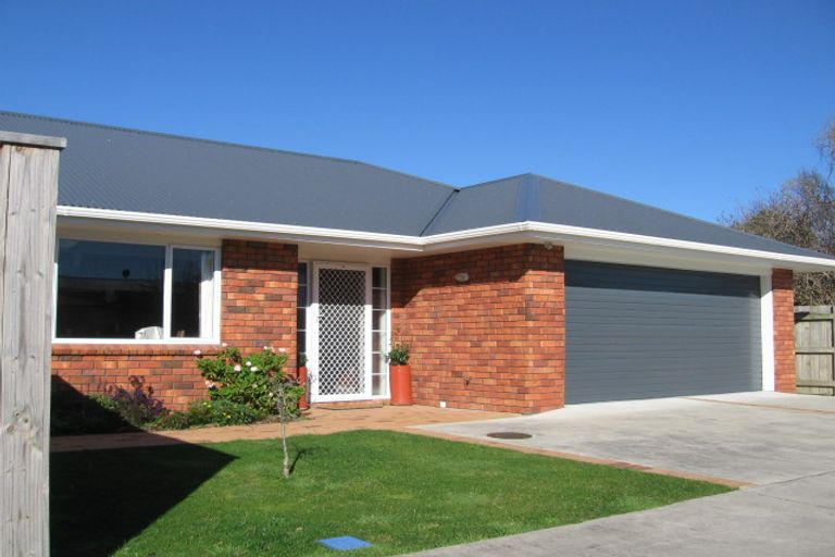 Photo of property in 1 Barnes Court, Roslyn, Palmerston North, 4414
