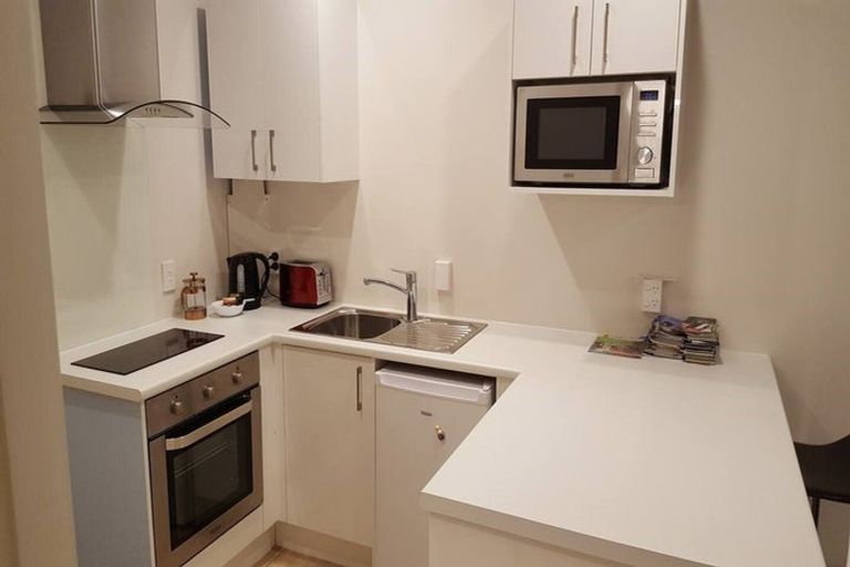 Photo of property in Terrace Tower Apartments, 2d/126 The Terrace, Wellington Central, Wellington, 6011