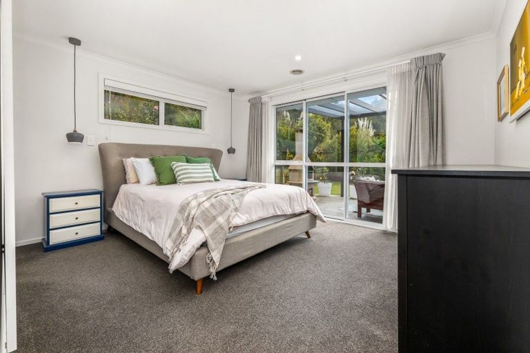 Photo of property in 35 Banks Boulevard, Whitby, Porirua, 5024