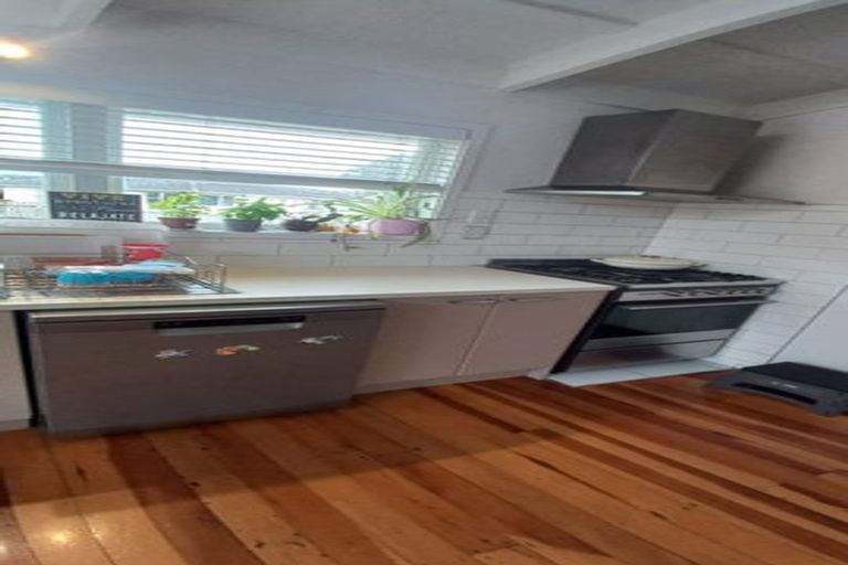 Photo of property in 1/47 Selwyn Crescent, Forrest Hill, Auckland, 0620