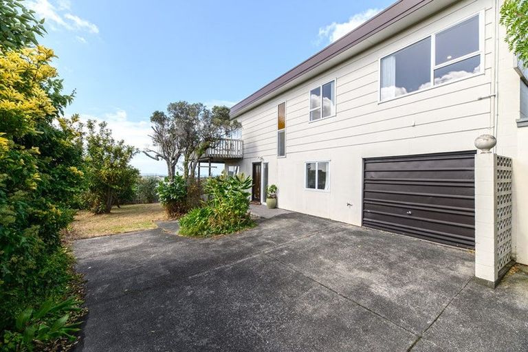 Photo of property in 2/401 East Coast Road, Mairangi Bay, Auckland, 0630