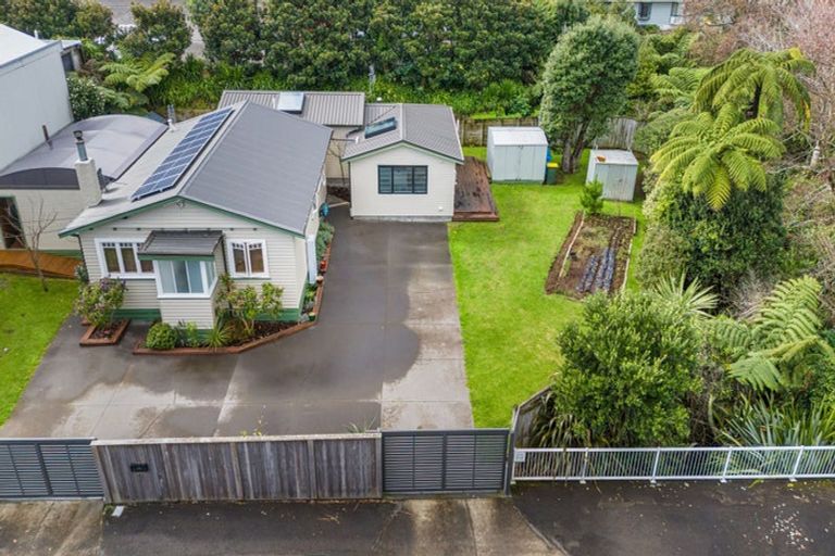 Photo of property in 39 Belt Road, Moturoa, New Plymouth, 4310