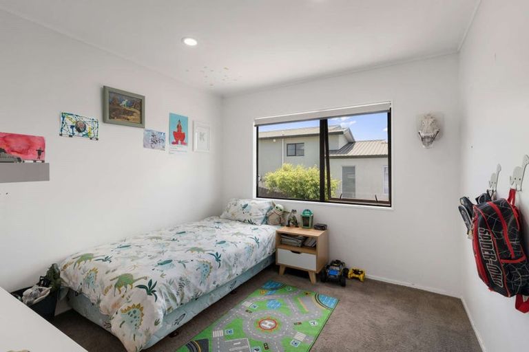 Photo of property in 55 Edgewater Parade, Waiuku, 2123