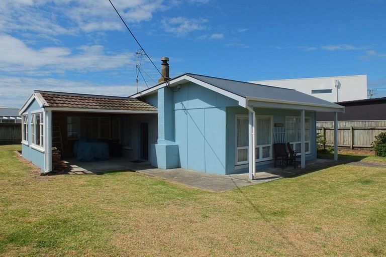 Photo of property in 13 Barber Street, Foxton Beach, Foxton, 4815