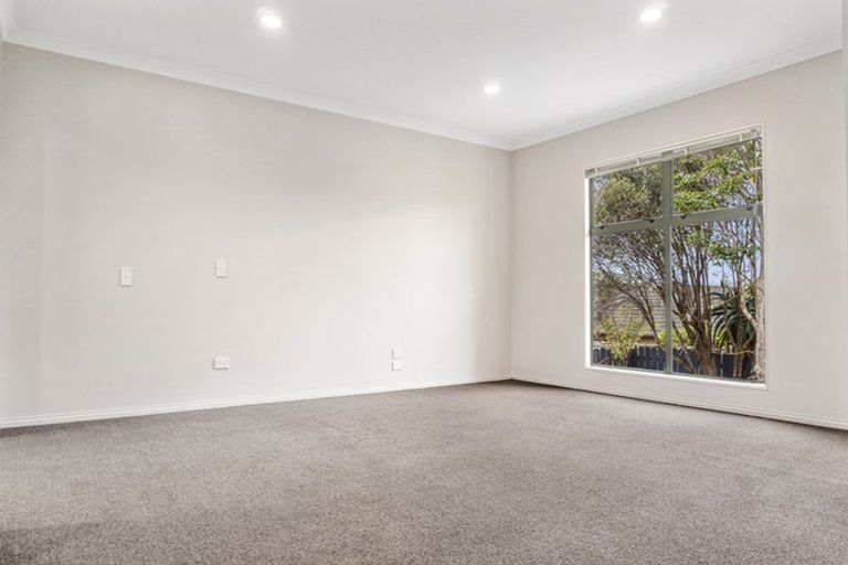 Photo of property in 6 Chadlington Avenue, Henderson, Auckland, 0612