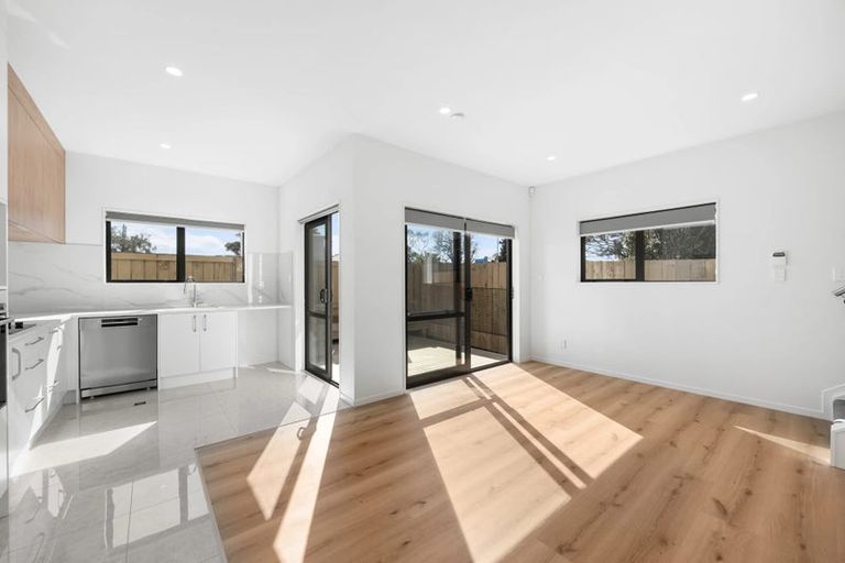Photo of property in 2/255 Pakuranga Road, Pakuranga, Auckland, 2010