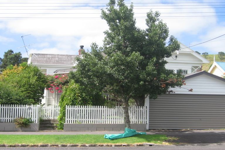 Photo of property in 25 Allenby Avenue, Devonport, Auckland, 0624