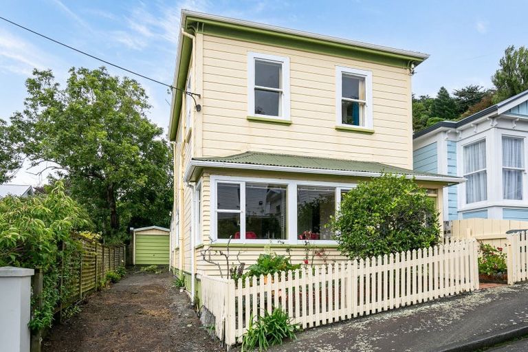 Photo of property in 25 Newman Terrace, Thorndon, Wellington, 6011