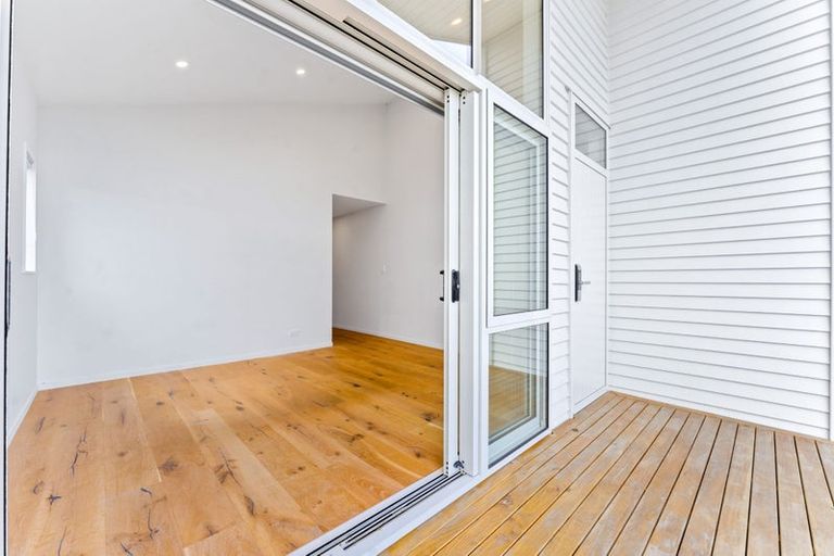 Photo of property in 19 Tidal View Road, Karaka, Papakura, 2113