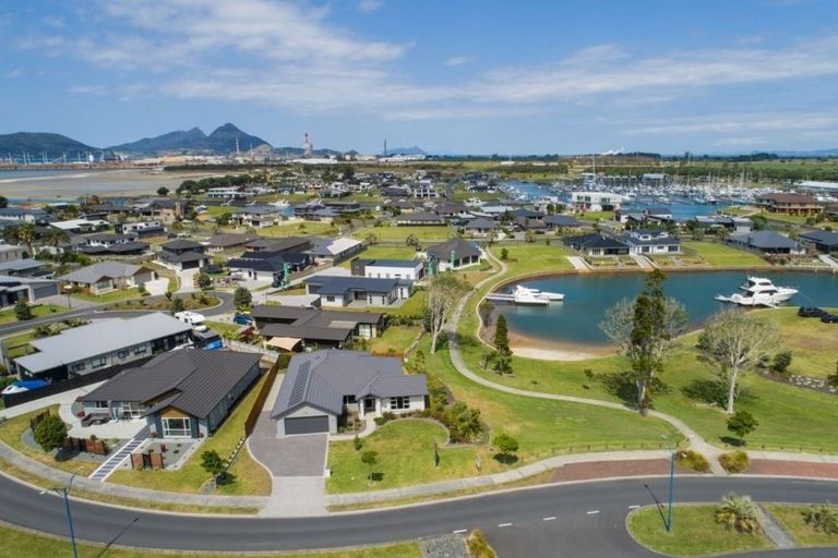 Photo of property in 11 Stace Hopper Drive, One Tree Point, 0118