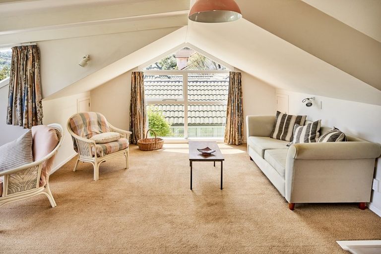 Photo of property in 5 Tui Road, Days Bay, Lower Hutt, 5013