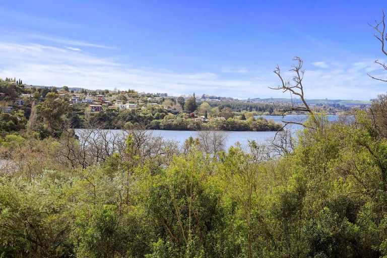 Photo of property in 7 Parawera Drive, Acacia Bay, Taupo, 3330