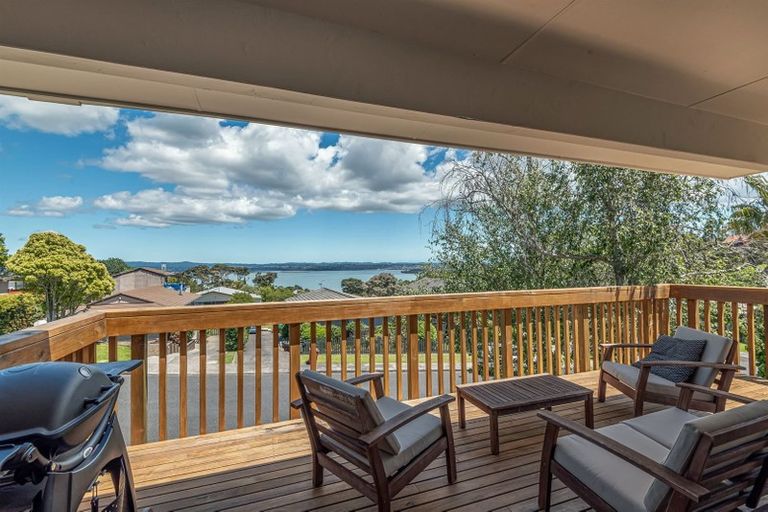 Photo of property in 4 Pluto Place, Beach Haven, Auckland, 0626