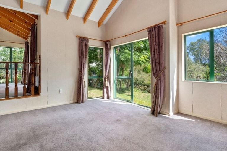 Photo of property in 2 Mulberry Lane, Otaika, 0170