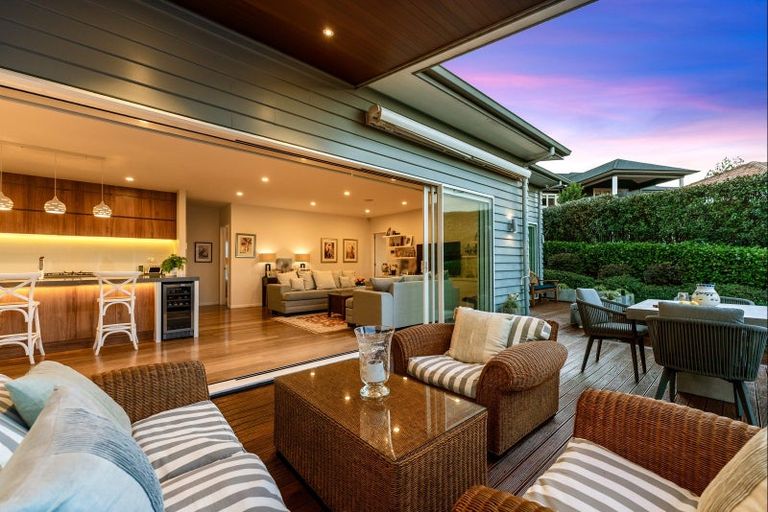 Photo of property in 14 Tauwaka Crescent, Riverhead, 0820
