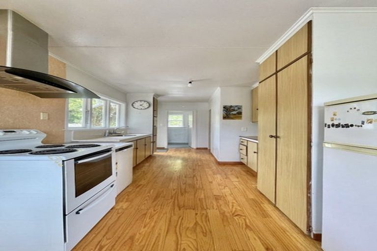 Photo of property in 6 Reid Road, Wainuiomata, Lower Hutt, 5014