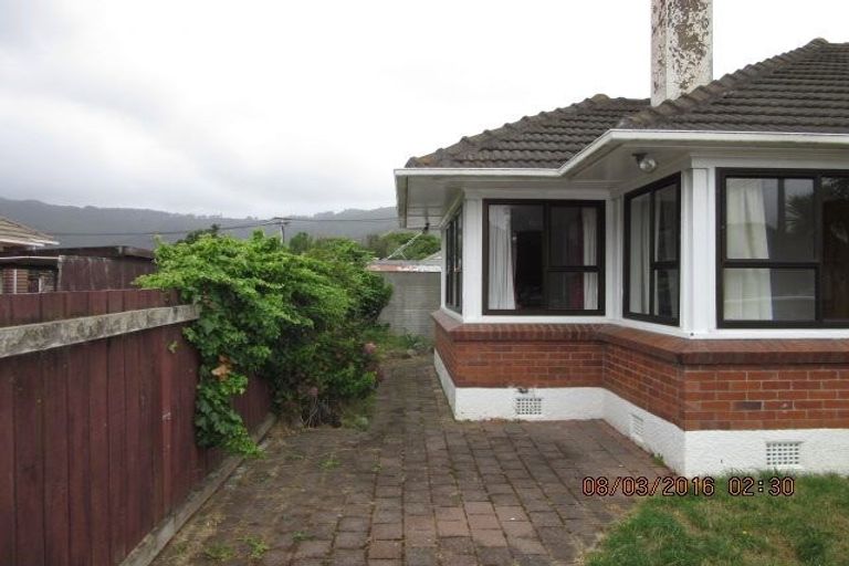 Photo of property in 12 Sladden Street, Naenae, Lower Hutt, 5011